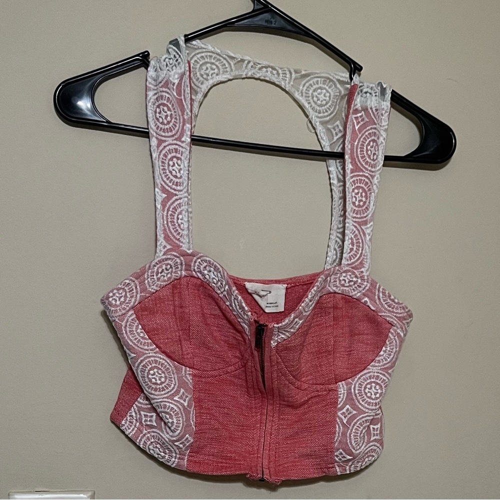 Coral crop top.